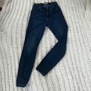 Good American Dark Wash skinny jeans